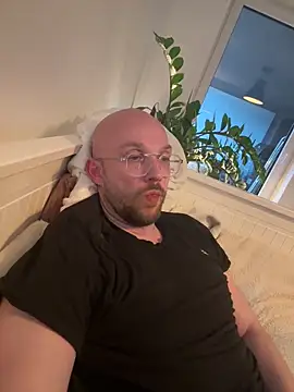 Mrlarox online show from 13, 4, 2026