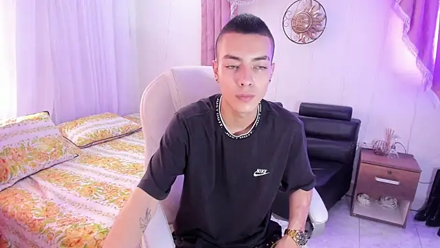 Snapshot of Dereck_Boy8 chatting on 31, 10, 2025 Dereck Boy8 online show from 31, 10, 2025