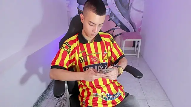 Snapshot of Dereck_Boy8 chatting on 7, 11, 2025 Dereck Boy8 online show from 7, 11, 2025