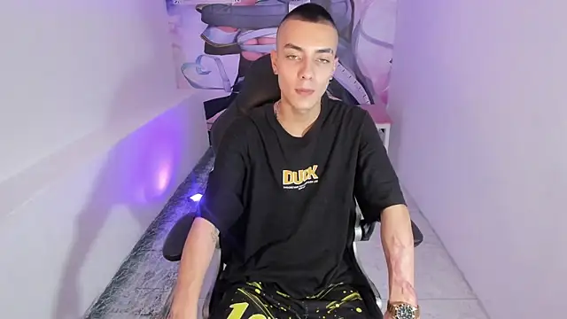 Snapshot of Dereck_Boy8 chatting on 10, 11, 2025 Dereck Boy8 online show from 10, 11, 2025