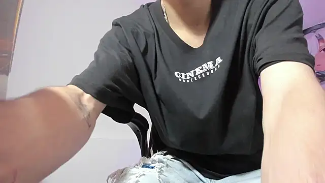 Snapshot of Dereck_Boy8 chatting on 25, 11, 2025 Dereck Boy8 online show from 25, 11, 2025