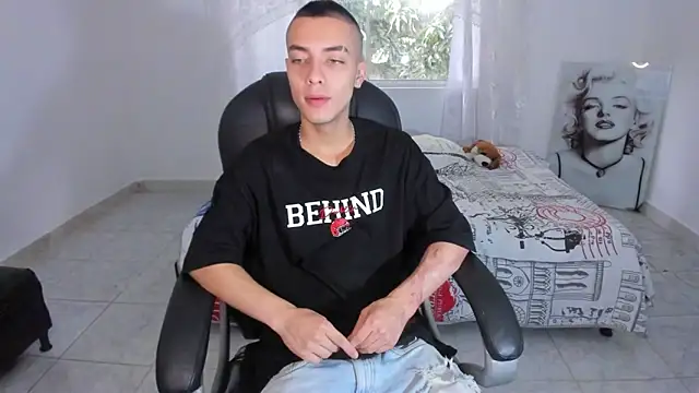 Snapshot of Dereck_Boy8 chatting on 5, 12, 2025 Dereck Boy8 online show from 5, 12, 2025