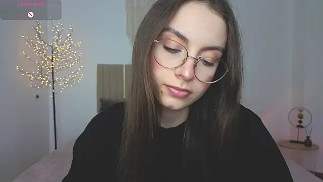 Snapshot of Real_cutie1 chatting on 8, 5, 2026 Real cutie1 online show from 8, 5, 2026