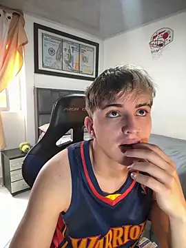 Snapshot of Justin_trevor1 chatting on 13, 6, 2026 Justin trevor1 online show from 13, 6, 2026