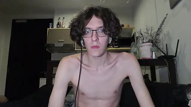 Snapshot of LovesomeCookie chatting on 16, 9, 2025 LovesomeCookie online show from 16, 9, 2025