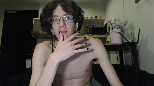 Snapshot of LovesomeCookie chatting on 7, 10, 2025 LovesomeCookie online show from 7, 10, 2025