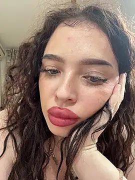 Hannah xBaby online show from 4, 12, 2025