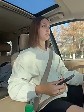 DollyTall online show from 31, 10, 2025