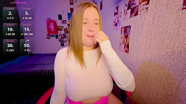 Snapshot of NaomiRey1 chatting on 18, 7, 2026 NaomiRey1 online show from 18, 7, 2026