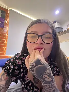 KoraSweett online show from 6, 2, 2026