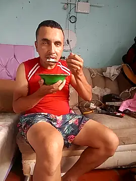 Snapshot of miroqui143 chatting on 8, 2, 2026 miroqui143 online show from 8, 2, 2026