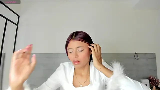 Snapshot of sunnyWhitee chatting on 10, 7, 2026 sunnyWhitee online show from 10, 7, 2026