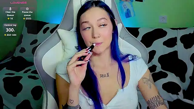 Snapshot of Im_suka chatting on 13, 10, 2025 Im suka online show from 13, 10, 2025