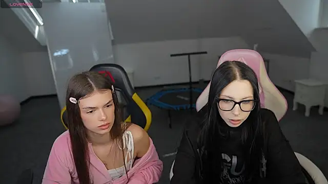 VivianSweet  online show from 7, 3, 2026