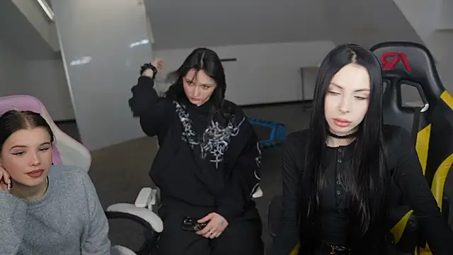 VivianSweet  online show from 24, 3, 2026