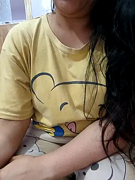 Snapshot of roshni_agrawal0 chatting on 17, 4, 2026 roshni agrawal0 online show from 17, 4, 2026