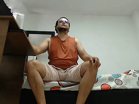 Snapshot of cloudsxxx chatting on 27, 5, 2026 cloudsxxx online show from 27, 5, 2026