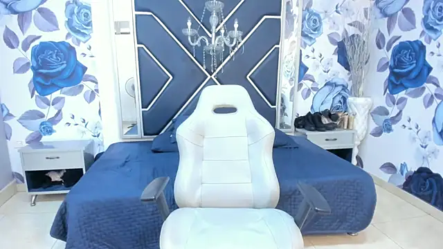 LatinaHoleQueen online show from 22, 9, 2025