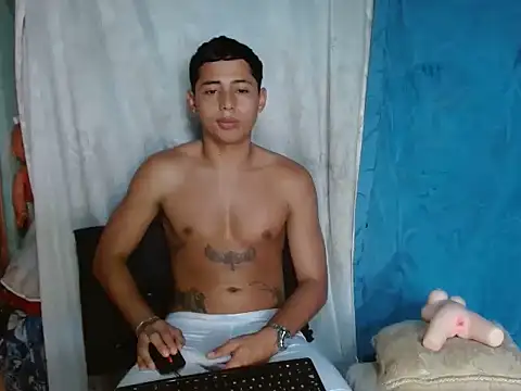 Snapshot of Lil_condor_bby1 chatting on 18, 9, 2025 Lil condor bby1 online show from 18, 9, 2025