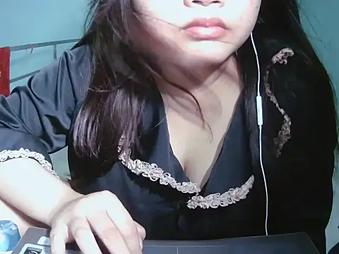 Snapshot of Lily3322 chatting on 4, 5, 2026 Lily3322 online show from 4, 5, 2026