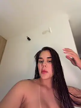 BellaLeclair online show from 15, 6, 2026