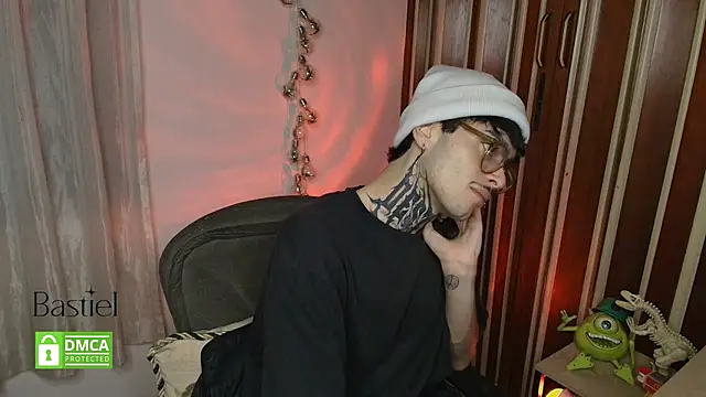 Snapshot of Mihail_leroy chatting on 17, 10, 2025 Mihail leroy online show from 17, 10, 2025