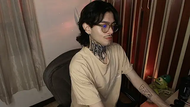 Snapshot of Mihail_leroy chatting on 13, 7, 2026 Mihail leroy online show from 13, 7, 2026