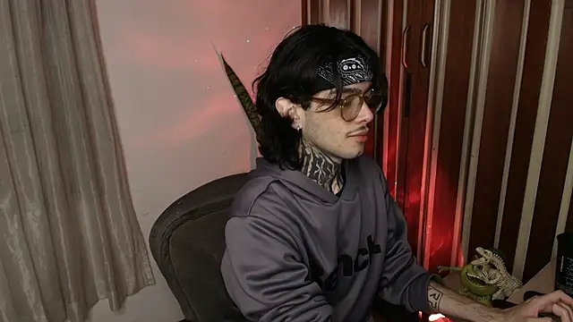 Snapshot of Mihail_leroy chatting on 30, 7, 2026 Mihail leroy online show from 30, 7, 2026