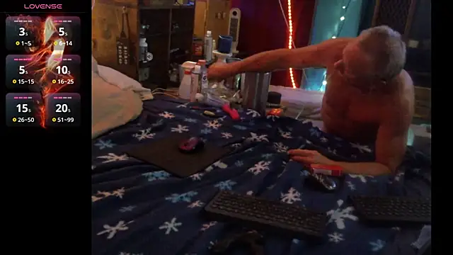 Snapshot of Pussyeat2please chatting on 10, 7, 2026 Pussyeat2please online show from 10, 7, 2026