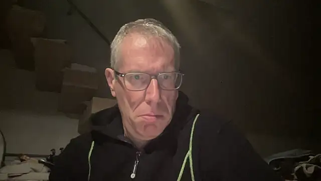 choupipat1 online show from 6, 10, 2025