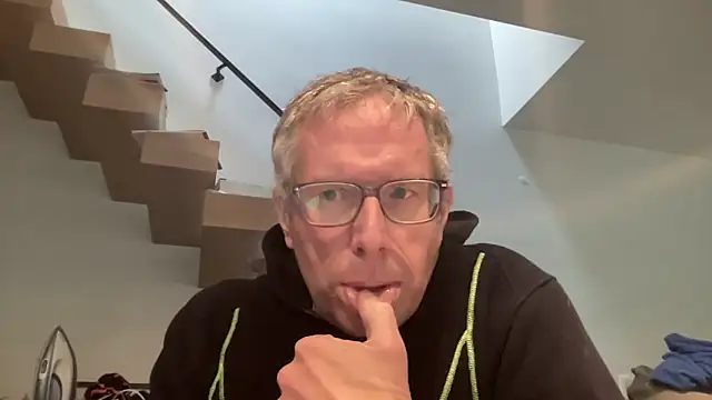 choupipat1 online show from 3, 12, 2025