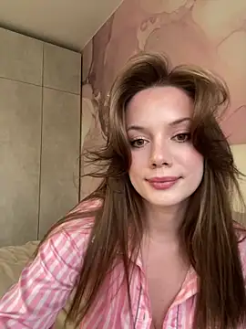 Snapshot of Rosie_Holmes_ chatting on 4, 10, 2025 Rosie Holmes online show from 4, 10, 2025