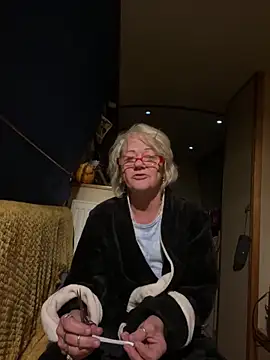 Snapshot of ladyboatlady chatting on 16, 10, 2025 ladyboatlady online show from 16, 10, 2025