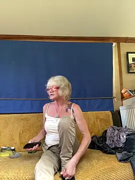 Snapshot of ladyboatlady chatting on 20, 10, 2025 ladyboatlady online show from 20, 10, 2025