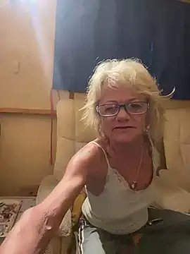 Snapshot of ladyboatlady chatting on 27, 5, 2026 ladyboatlady online show from 27, 5, 2026