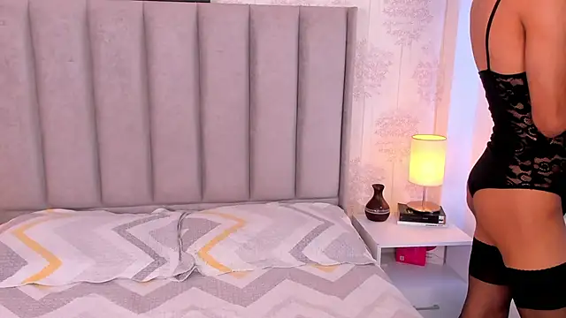 ShaynaHosk online show from 15, 4, 2026