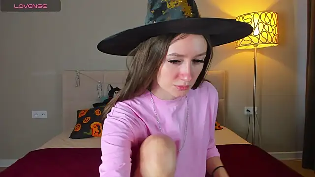 cutienaughtygirl online show from 25, 10, 2025