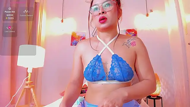 Snapshot of Karlaliones69 chatting on 10, 2, 2026 Karlaliones69 online show from 10, 2, 2026