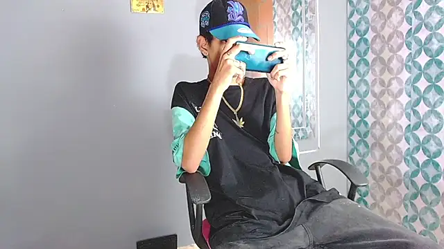 Snapshot of briamhoconor_xh chatting on 28, 5, 2026 briamhoconor xh online show from 28, 5, 2026