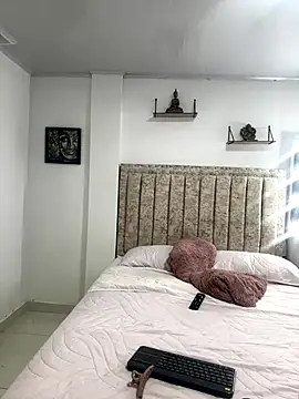 EmiilyEvans  online show from 7, 11, 2025