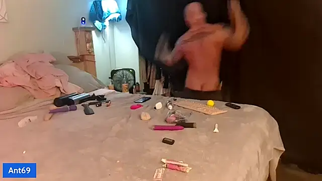 Snapshot of AntMeich6969 chatting on 18, 10, 2025 AntMeich6969 online show from 18, 10, 2025