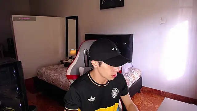 Snapshot of santiago_cutex chatting on 22, 6, 2026 santiago cutex online show from 22, 6, 2026