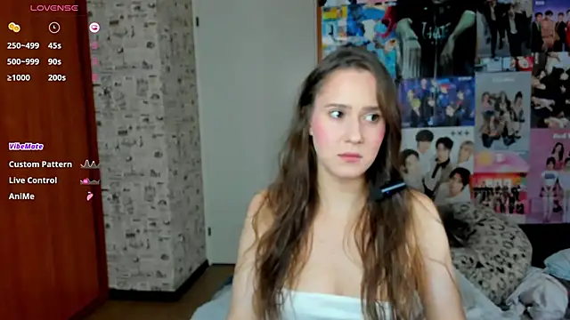 Snapshot of LucyRose3 chatting on 9, 10, 2025 LucyRose3 online show from 9, 10, 2025