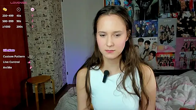 Snapshot of LucyRose3 chatting on 29, 10, 2025 LucyRose3 online show from 29, 10, 2025