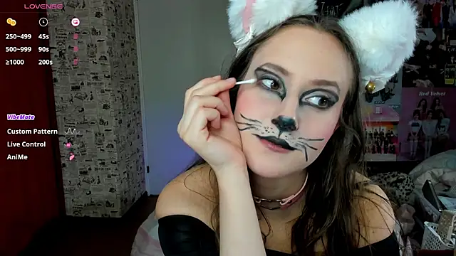 Snapshot of LucyRose3 chatting on 31, 10, 2025 LucyRose3 online show from 31, 10, 2025