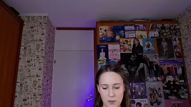 Snapshot of LucyRose3 chatting on 14, 12, 2025 LucyRose3 online show from 14, 12, 2025