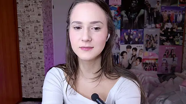 Snapshot of LucyRose3 chatting on 16, 12, 2025 LucyRose3 online show from 16, 12, 2025