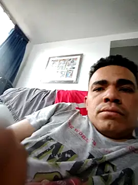 Snapshot of 2025-DANIEL chatting on 13, 3, 2026 2025-DANIEL online show from 13, 3, 2026