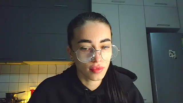 EvaMelnik online show from 8, 10, 2025