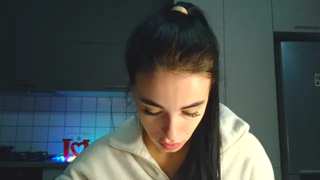 EvaMelnik online show from 16, 10, 2025